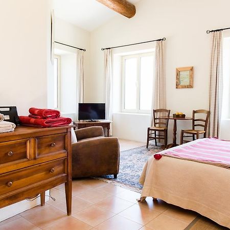Le Mas Del Sol Bed and Breakfast Bonnieux Εξωτερικό φωτογραφία