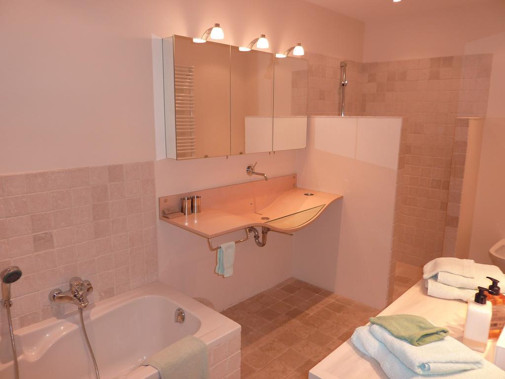 Le Mas Del Sol Bed and Breakfast Bonnieux Εξωτερικό φωτογραφία